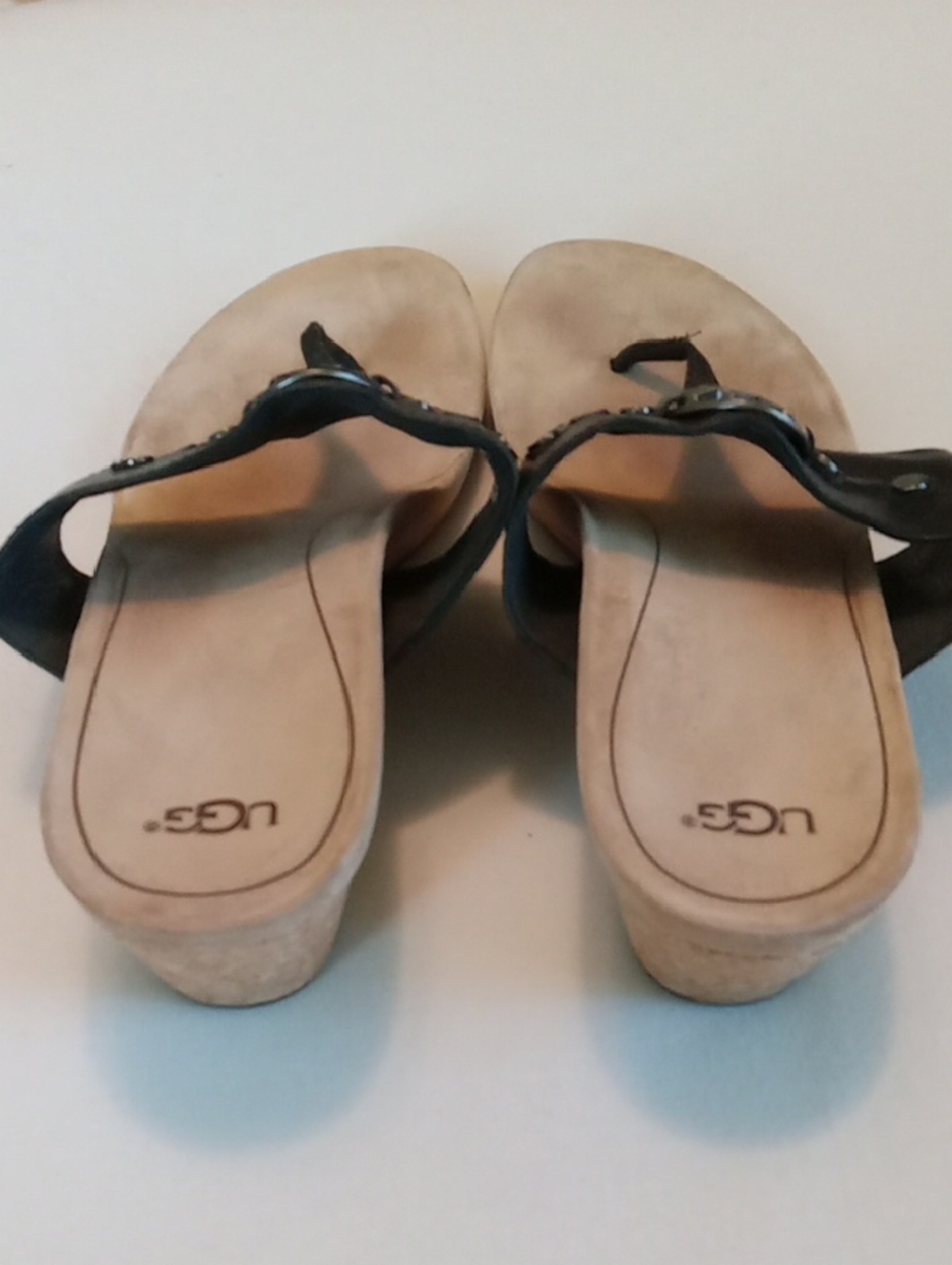 UGG - Picture 2 of 6